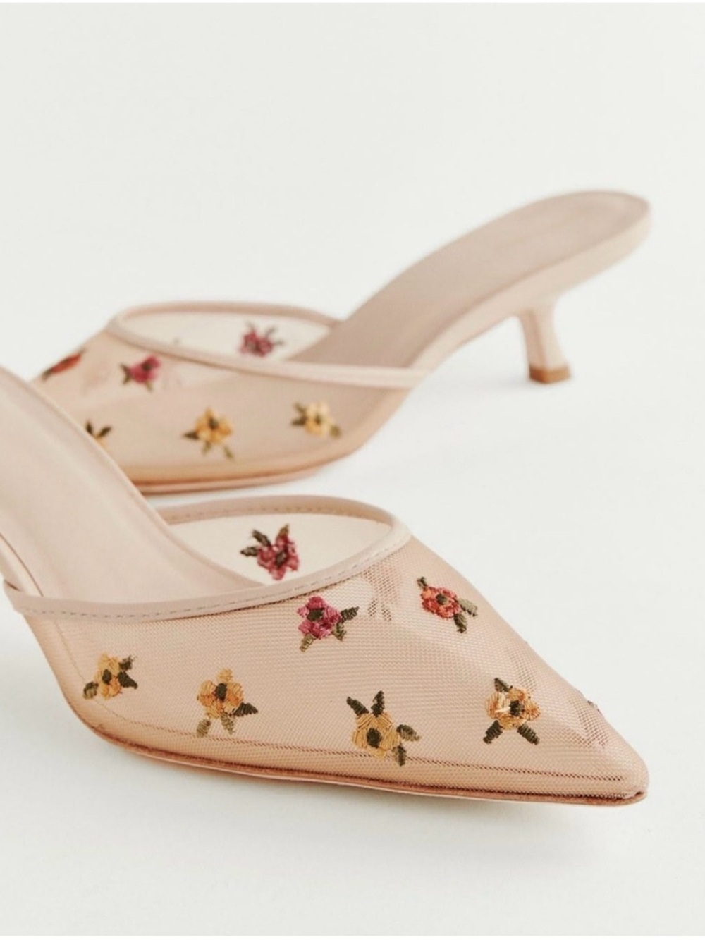 Reformation Wilda Pointed Toe Mesh Embroidered Flower Kitten Mule Tan Size 8